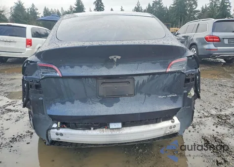2024 Tesla Model Y z USA, uszkodzony, nr VIN 7SAYGDEE2RF984392